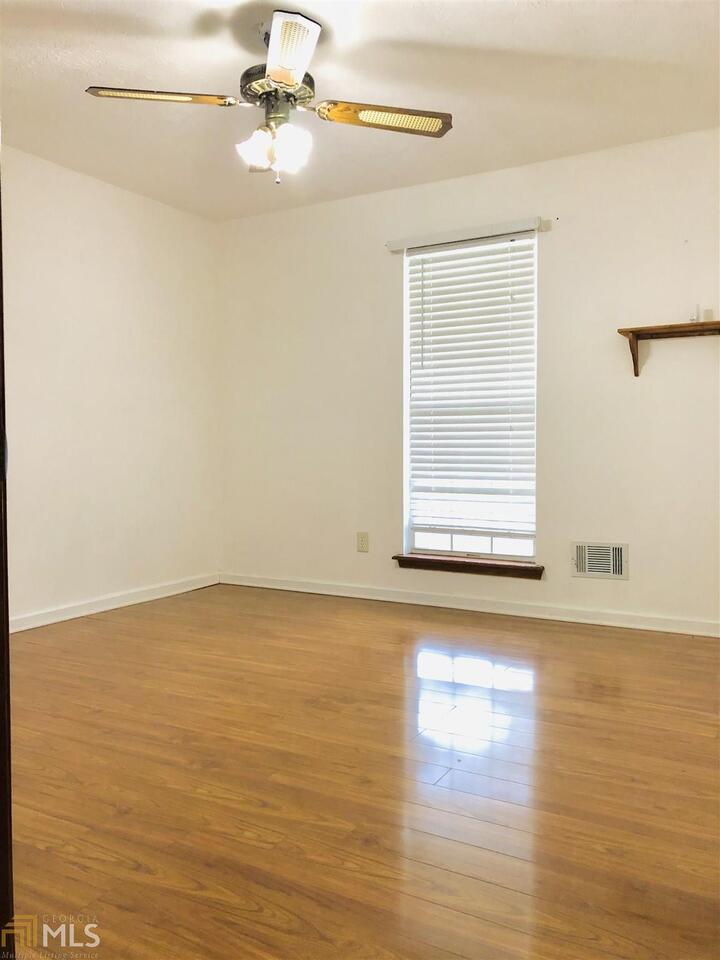 Coatsworth Manor - Residential