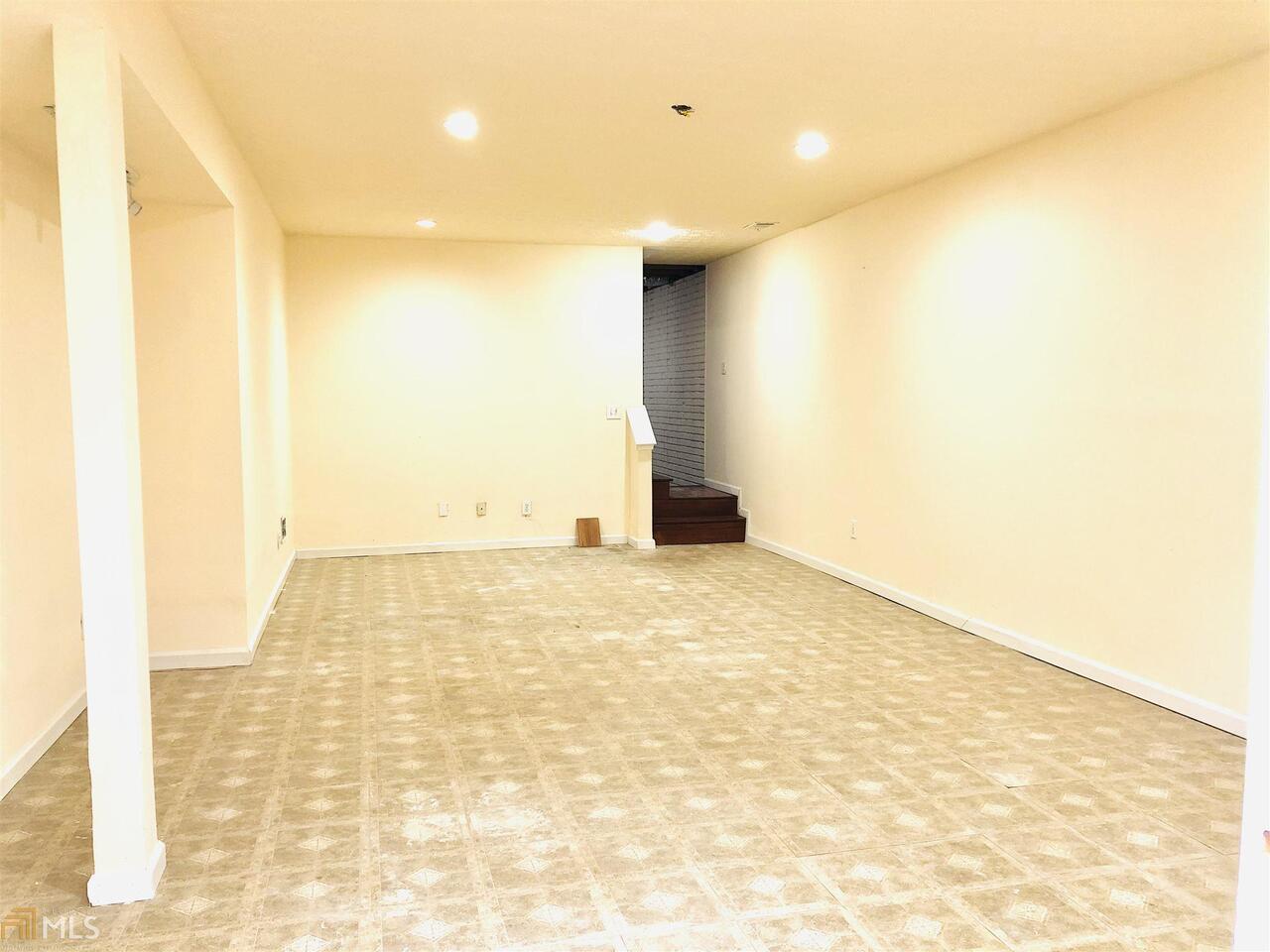 Coatsworth Manor - Residential