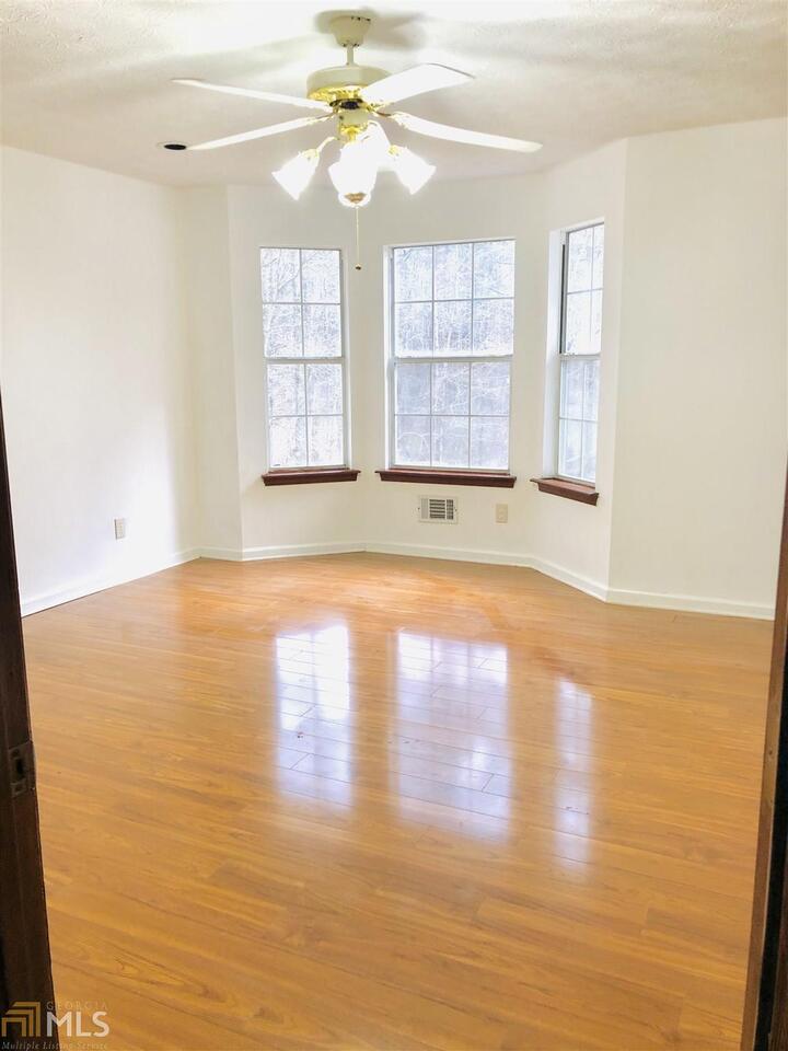 Coatsworth Manor - Residential