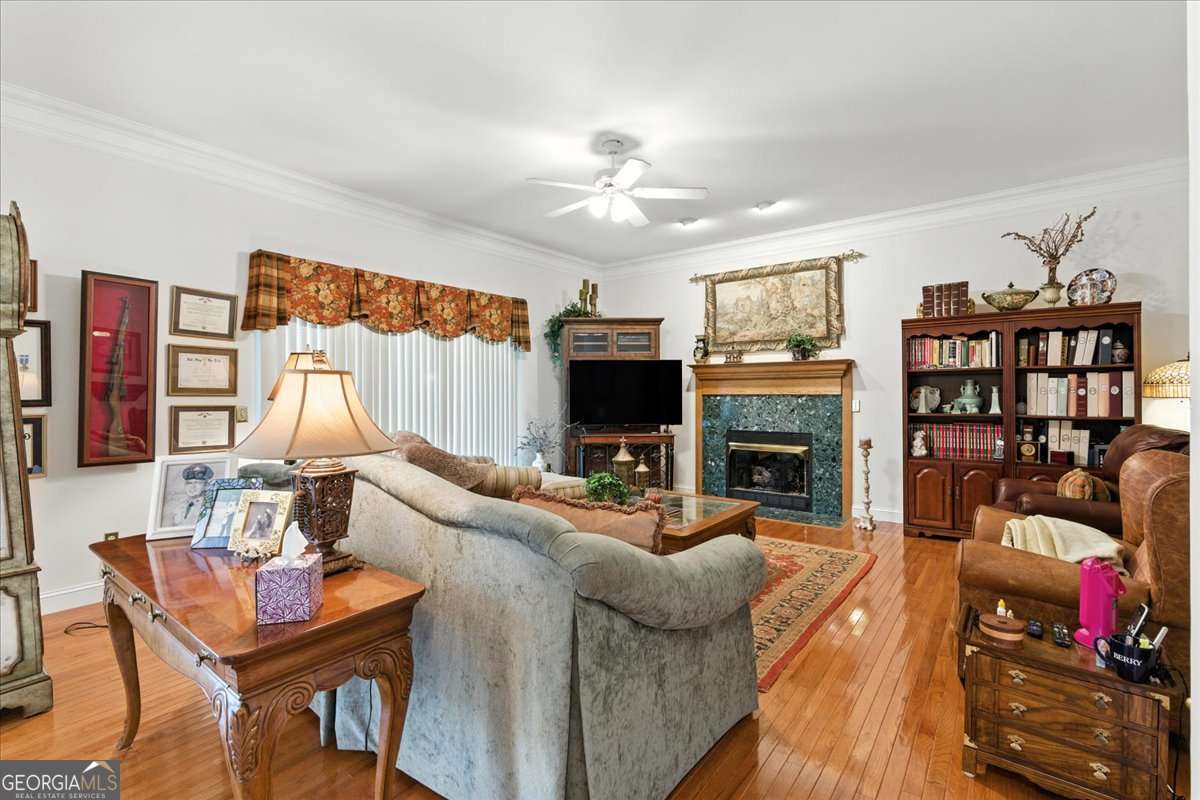 3 Belmont CT SE