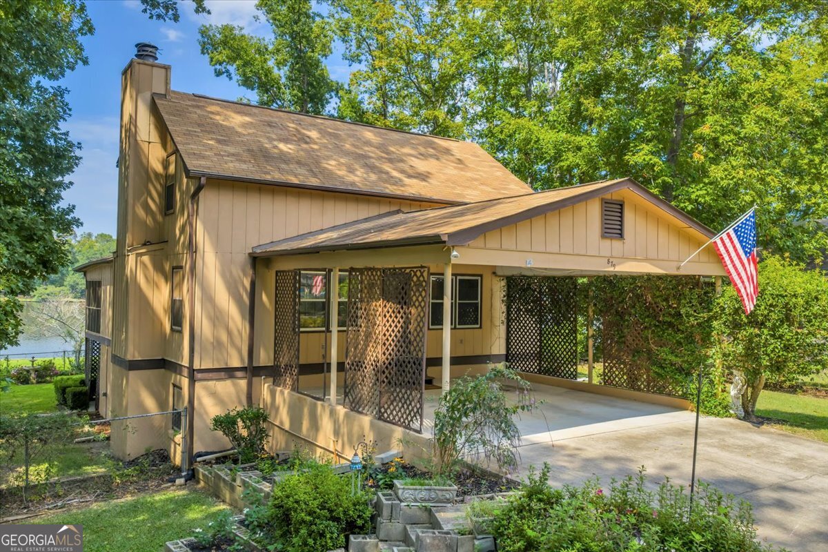 879 N Confederate DR