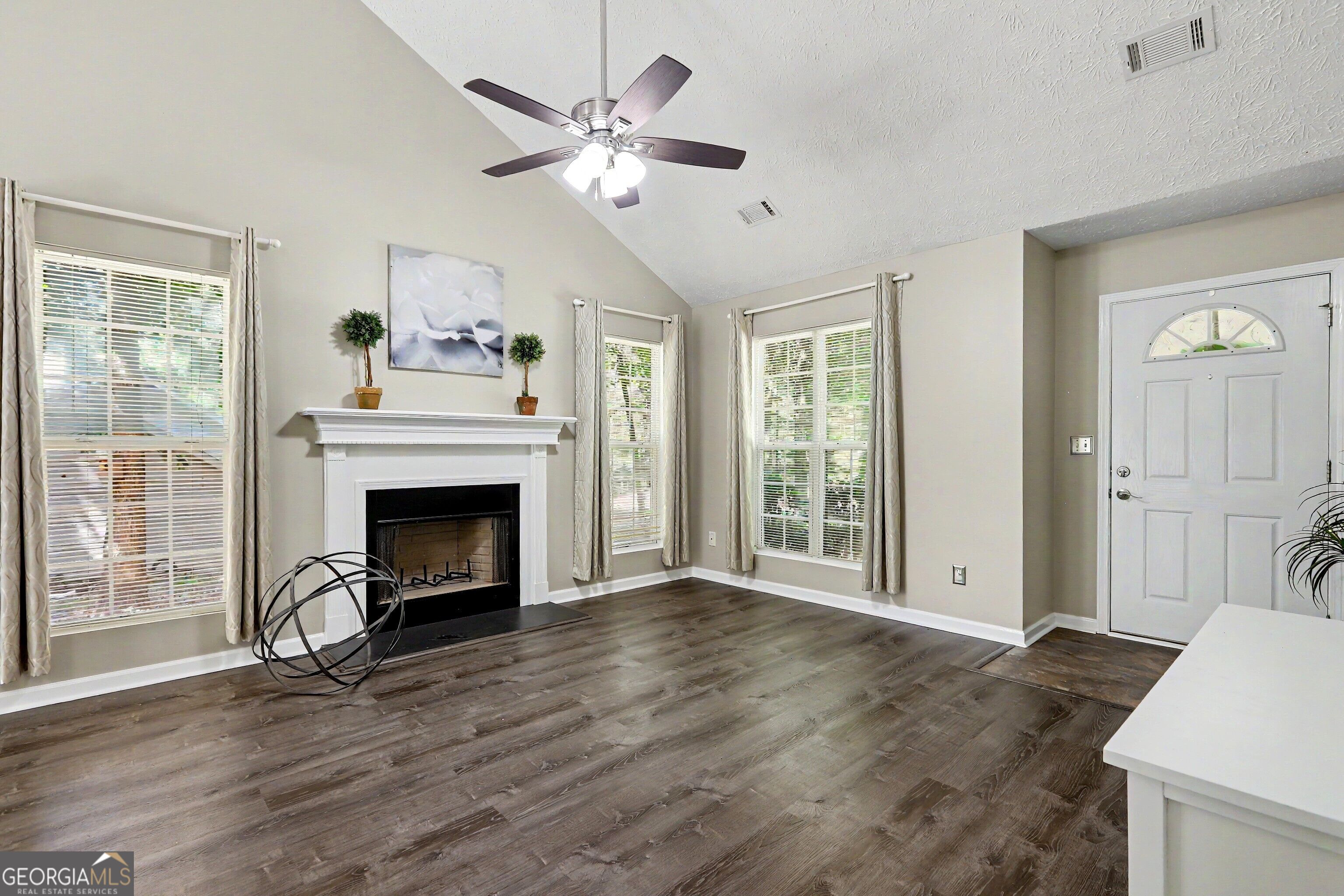 33 Tanager CT