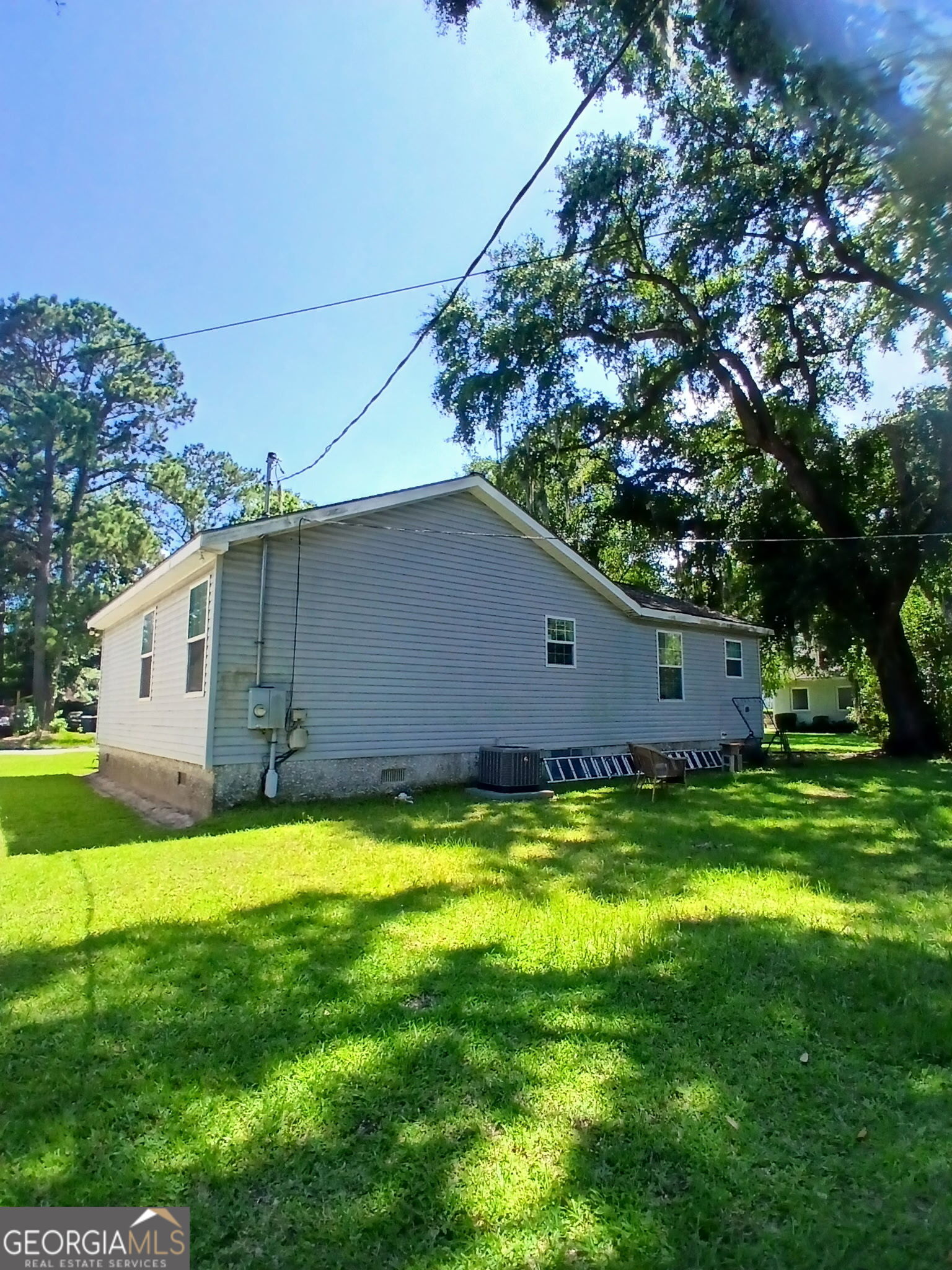 2420 Louisiana AVE