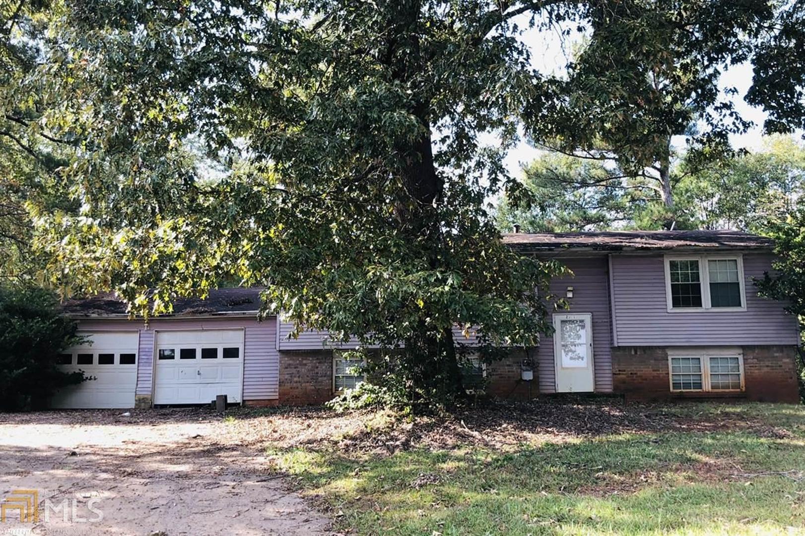 Bring Your Imagination, Contractor and Flashlight to View this "AS-IS" 5Bdrm/3Bth Spacious Gem tucked away within the Old South Neighborhood "NO HOA". Endless Potential; Split Level; Kitchen w/Breakfast Bar; Dining Room; Family Room; Owner’s Room and Secondary Rooms on the Upper Level; Multi-Functional Basement w/Family Room, Laundry Room on the Lower Level; Large Private Backyard; Close to Clayton State University, Atlanta Hartsfield Airport, I-65/I-75/I-285; Located near Shopping, Entertainment and Dining---Try Your Hand at this Value! List Price Approved by Estate Attorney; Title Work already Complete w/Callaway Law!