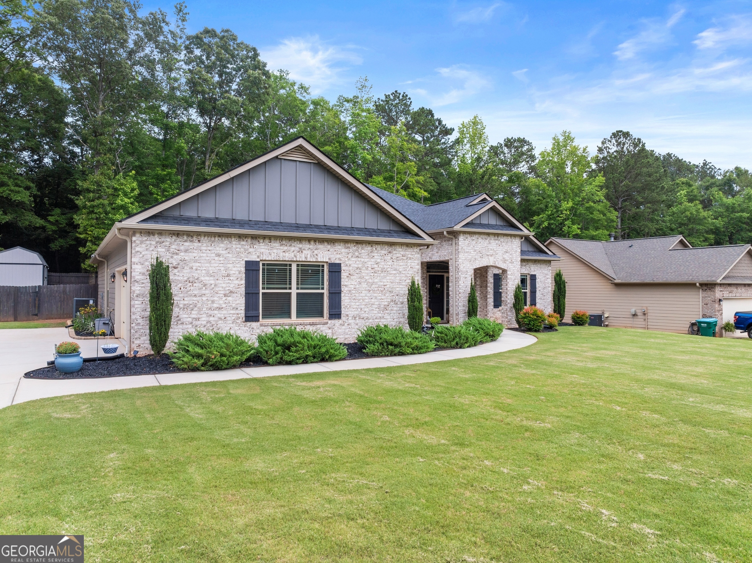 190 River Glen DR