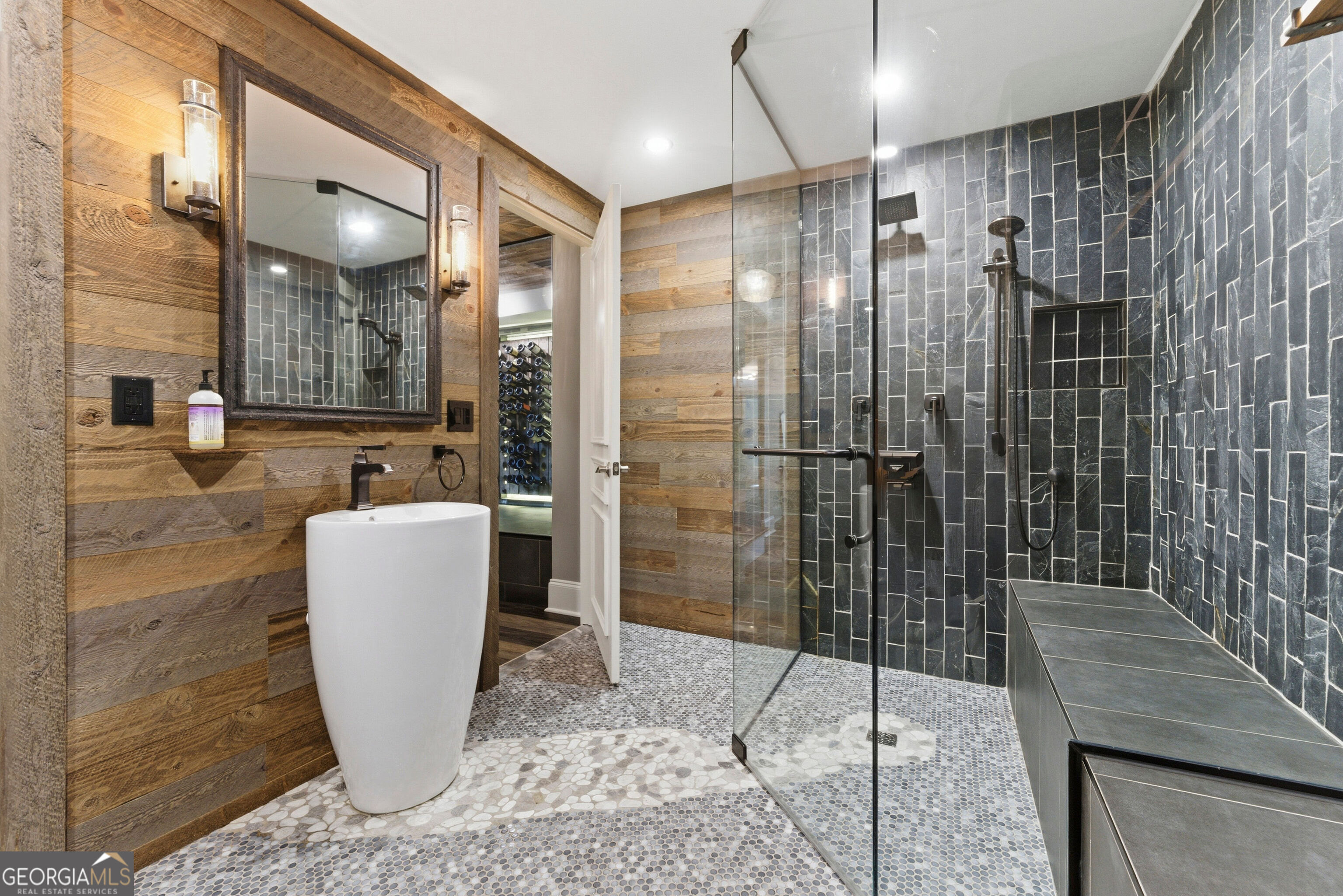 Atlanta, Georgia 30312, United States, 6 Bedrooms Bedrooms, ,7 BathroomsBathrooms,Residential,Active,245906