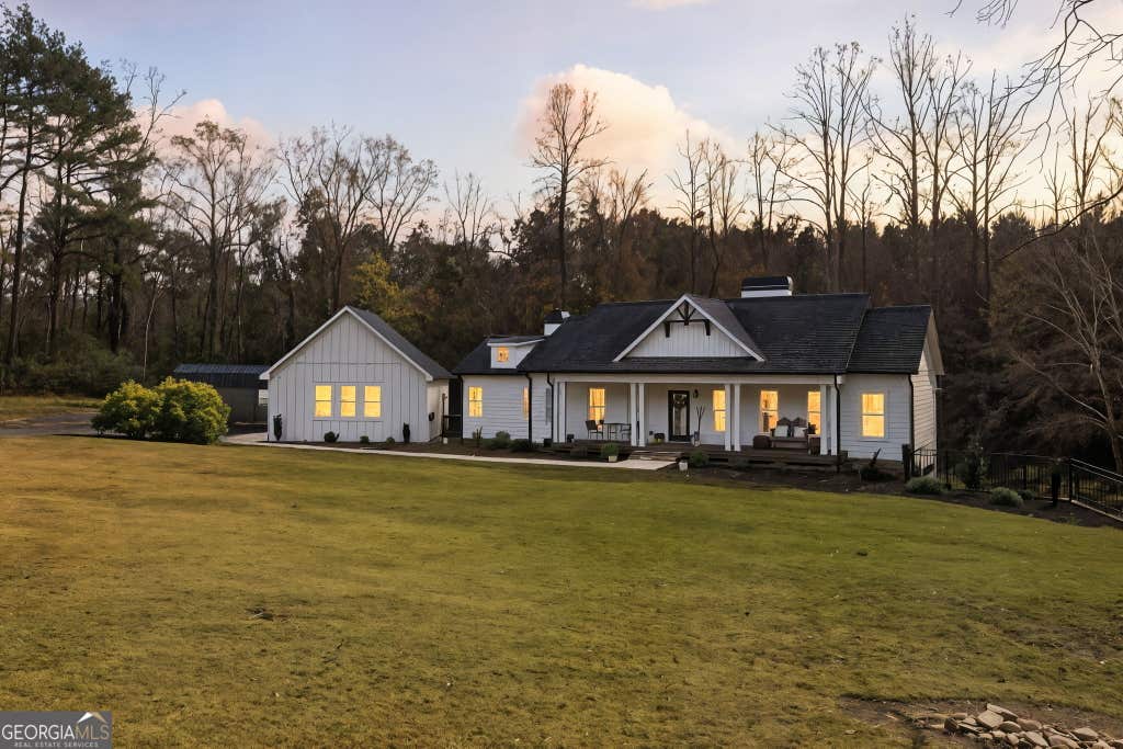 Photo of 735 Sardis Circle, Canton, GA 30114 (MLS # 10806289)