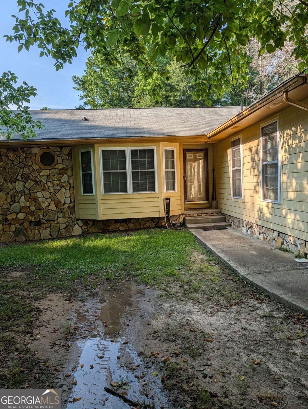 Photo of 30 Price Drive W, Locust Grove, GA 30248 (MLS # 10801596)