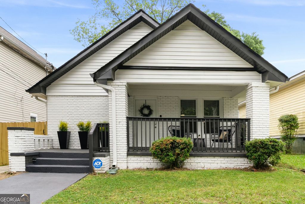 Photo of 976 Washington Street SW, Atlanta, GA 30315 (MLS # 10662106)