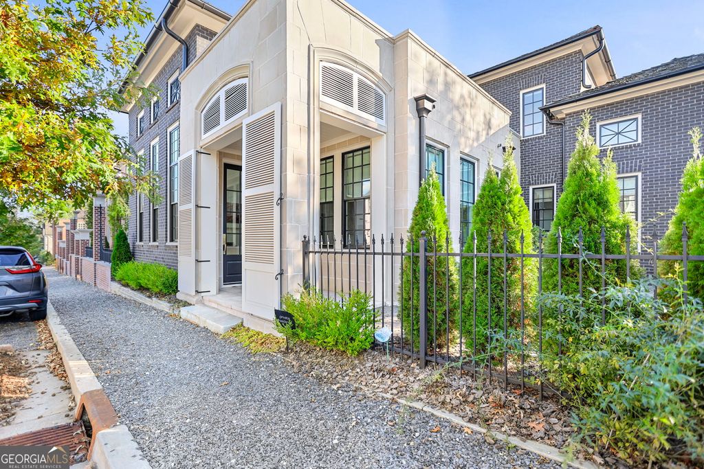 Photo of 190 Central Avenue, Fayetteville, GA 30214 (MLS # 10761600)