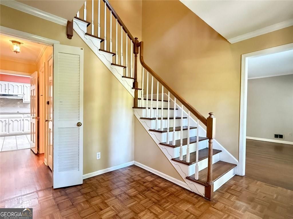 2603 Kings Lake CT NE
