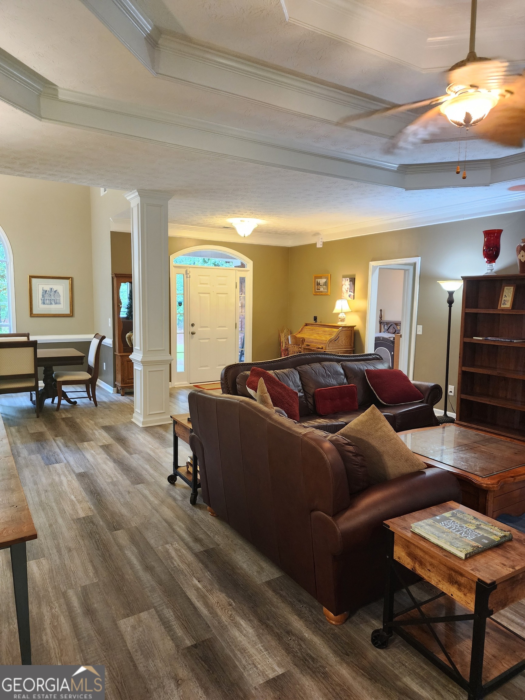 520 W Lake DR