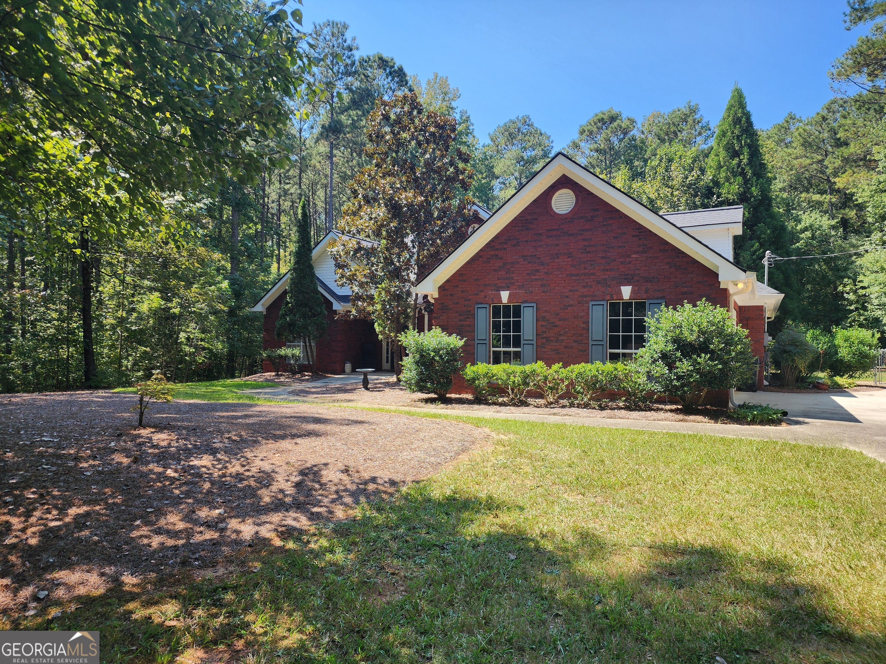 520 W Lake DR