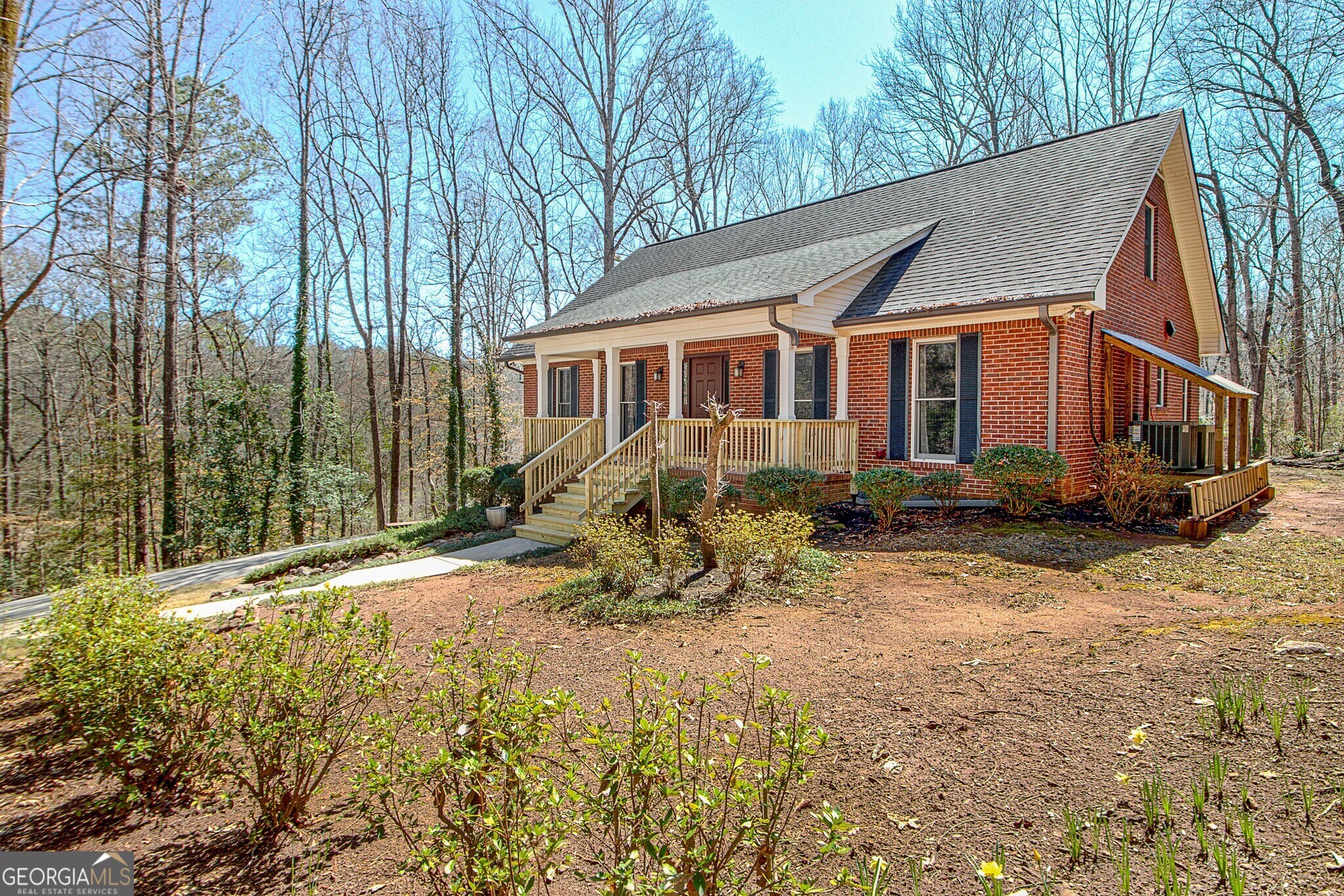 150 Gill LN