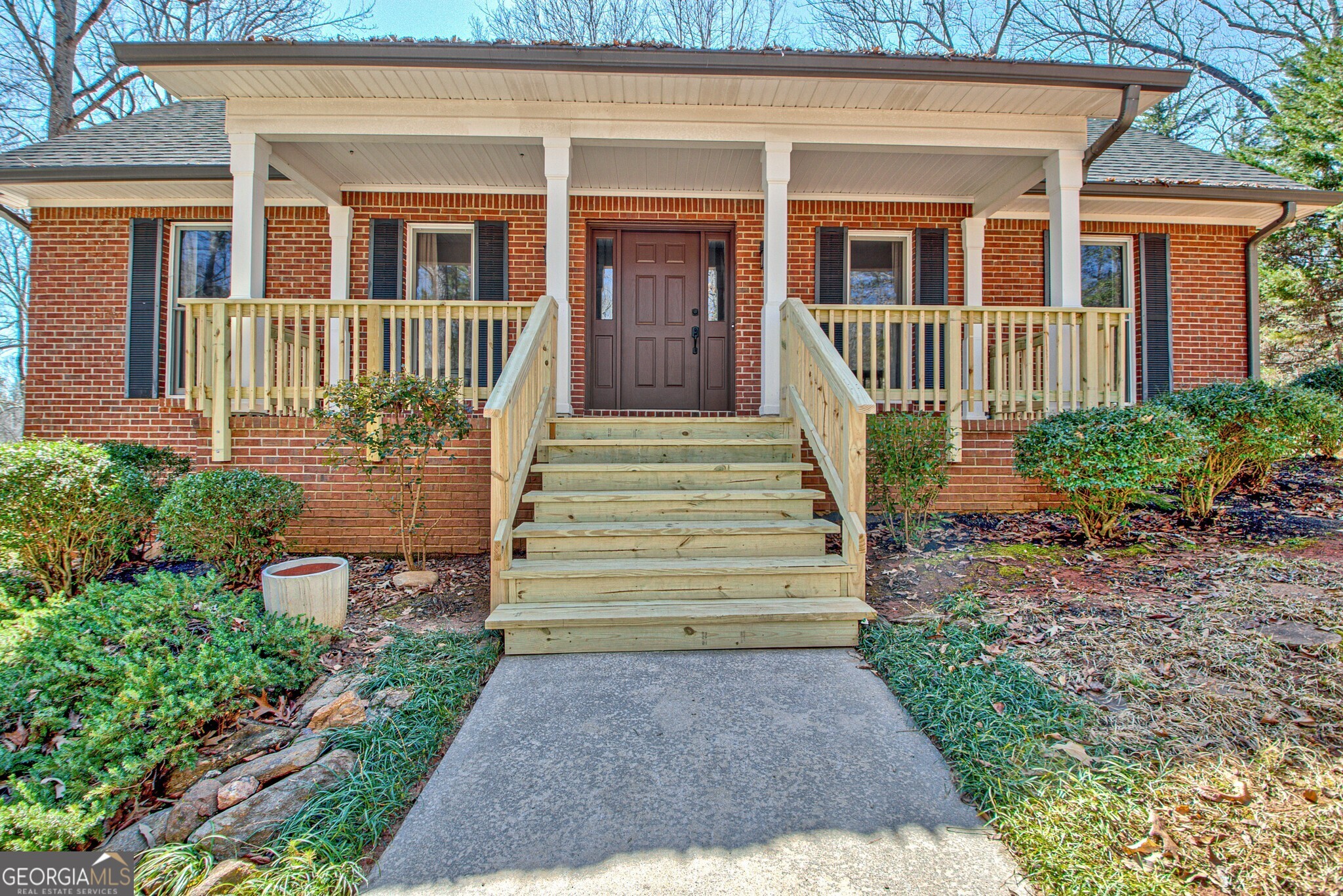 150 Gill LN