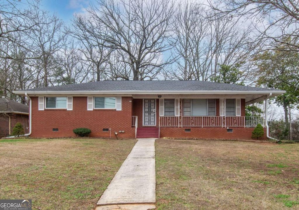 Photo of 656 Bolton Road NW, Atlanta, GA 30331 (MLS # 10705530)