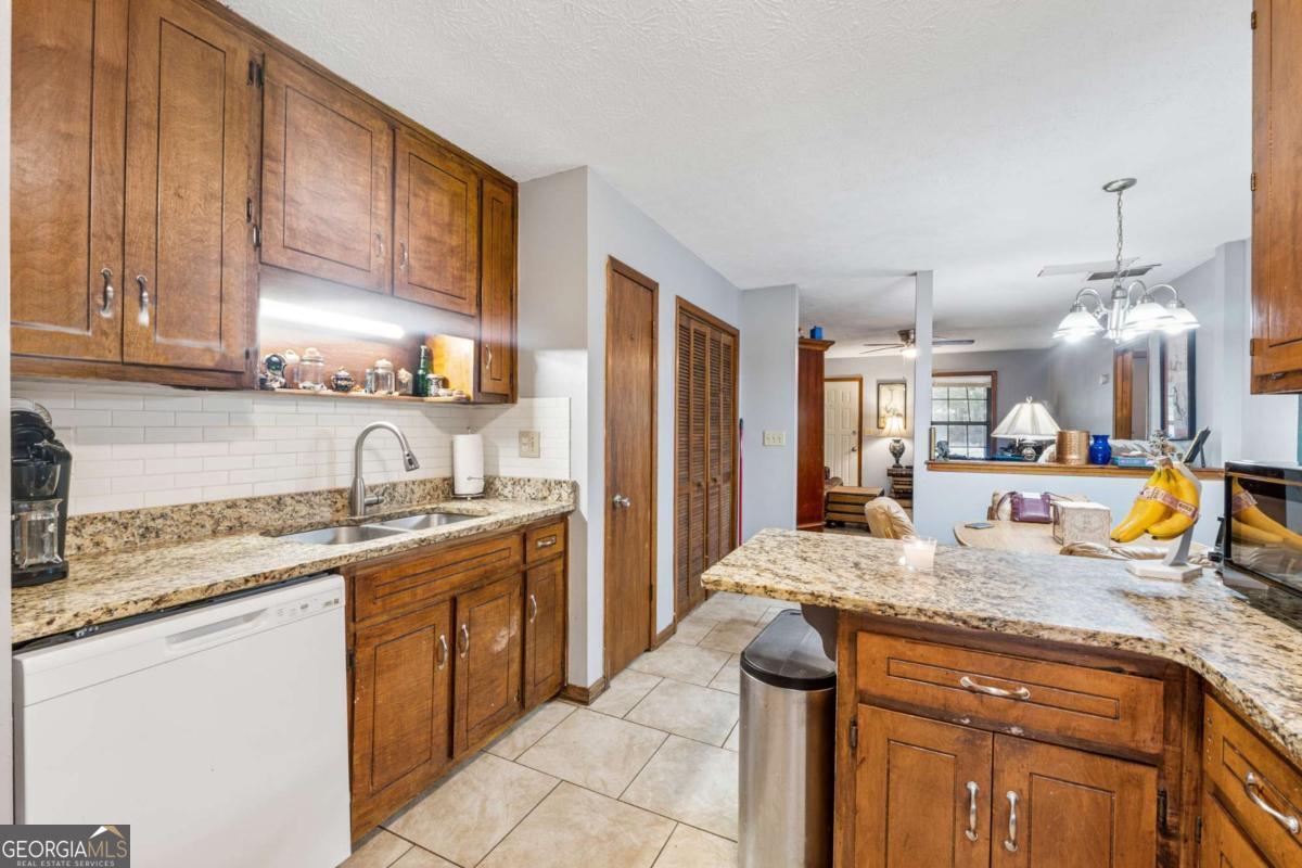 Charleston Square - Residential Income