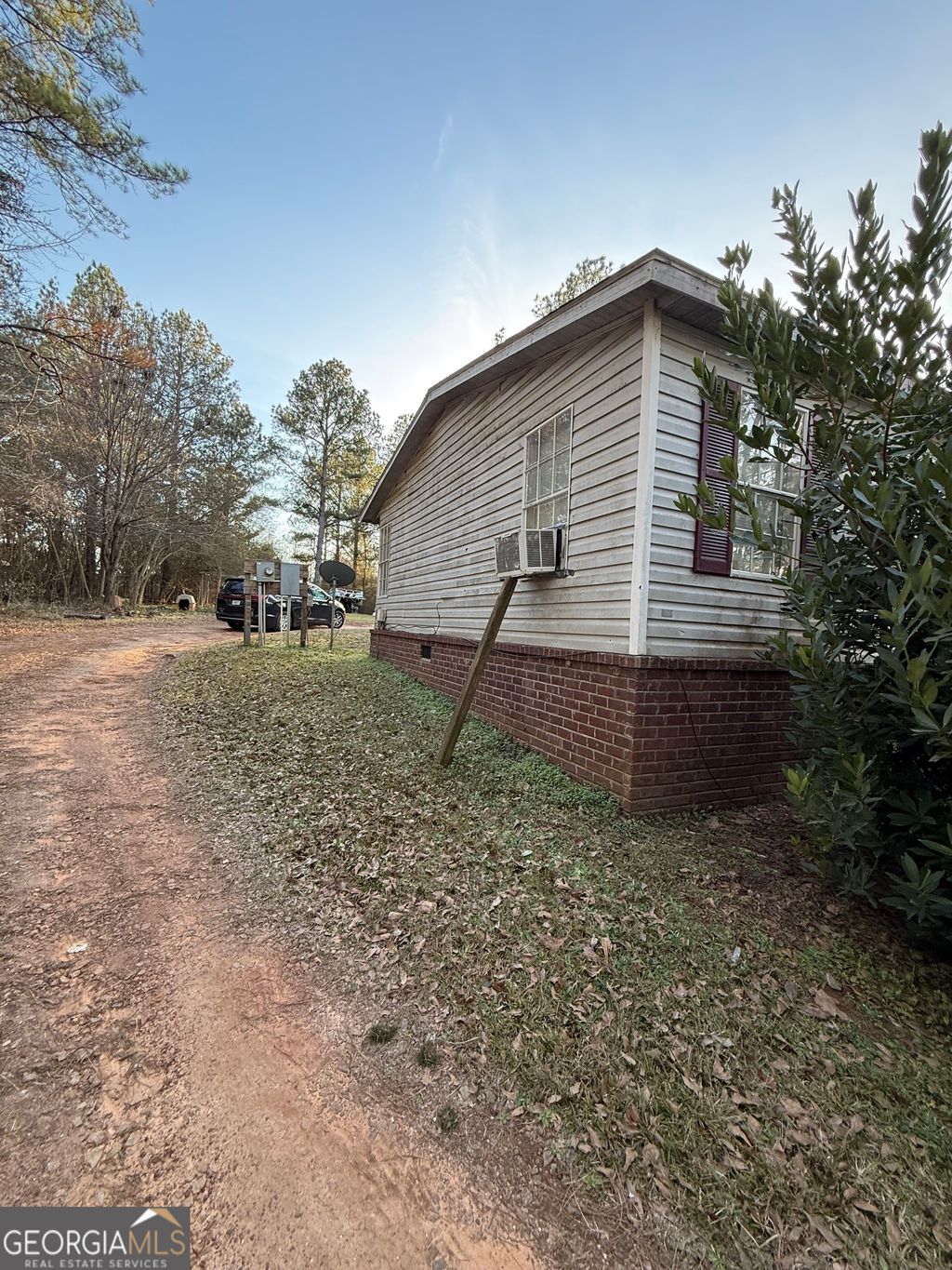 Photo of 1144 Transylvania Dr, Sandersville, GA 31082 (MLS # 10688050)