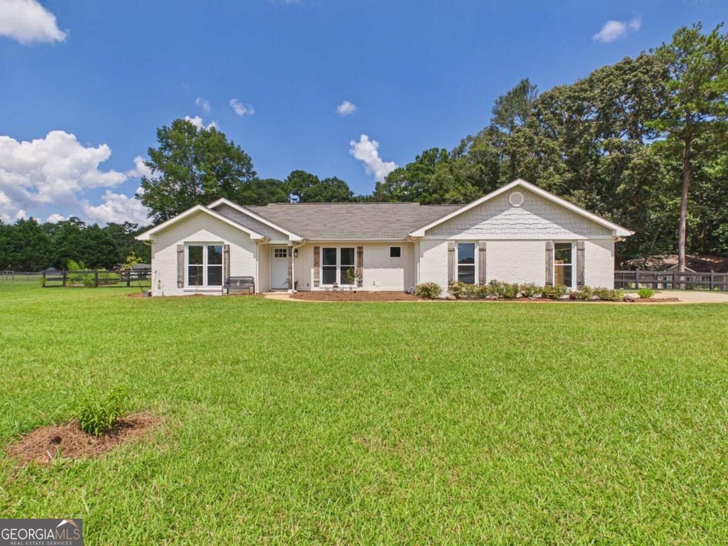 Photo of 104 Huntington Drive, Lagrange, GA 30240 (MLS # 10837759)