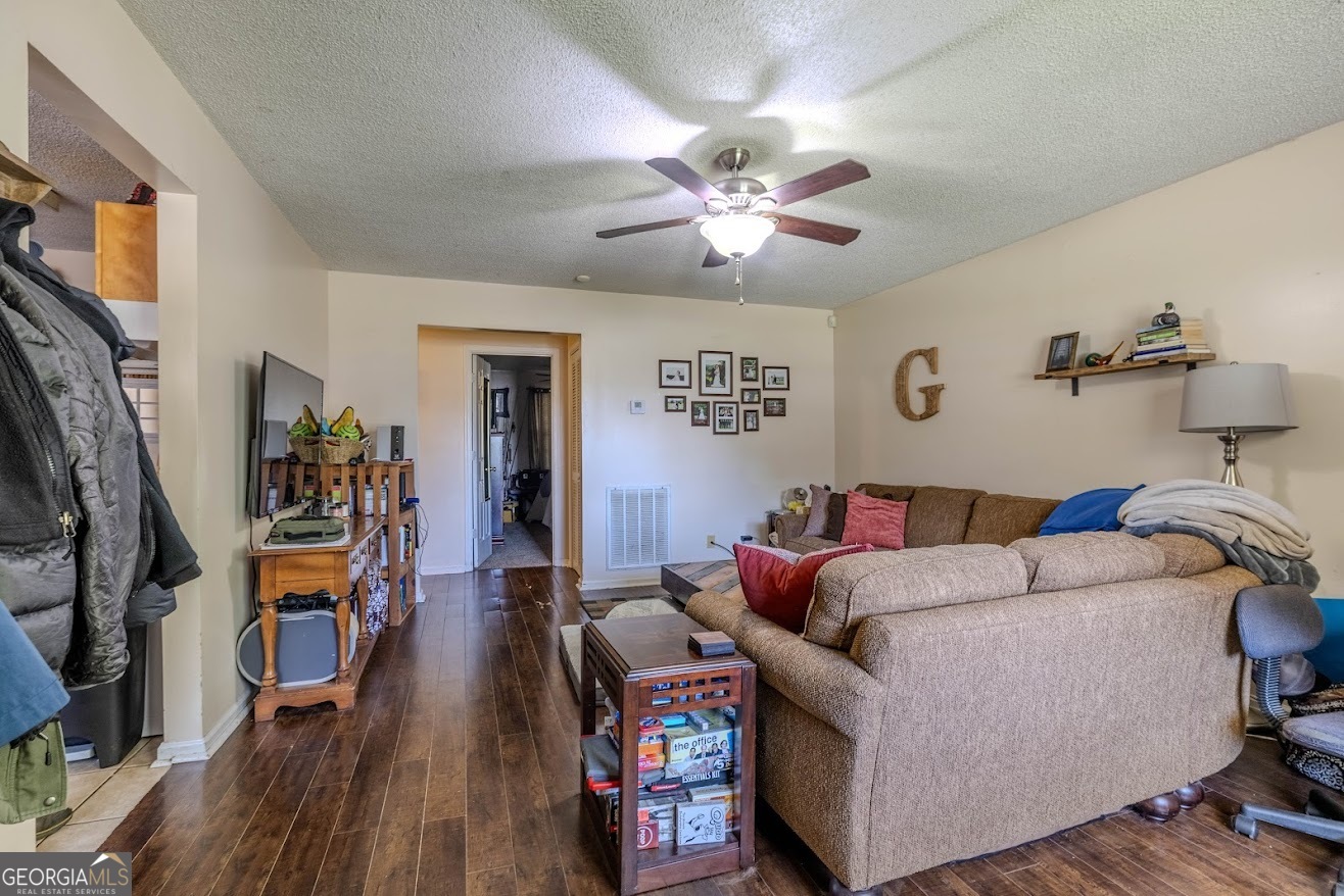 15 Oakcrest TRL NE