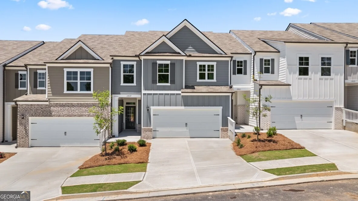 1809 Meadow Green Circle