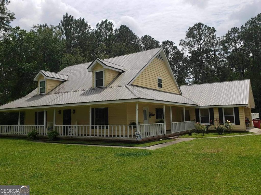 Photo of 210 Pineview Avenue, Baxley, GA 31513 (MLS # 10794696)