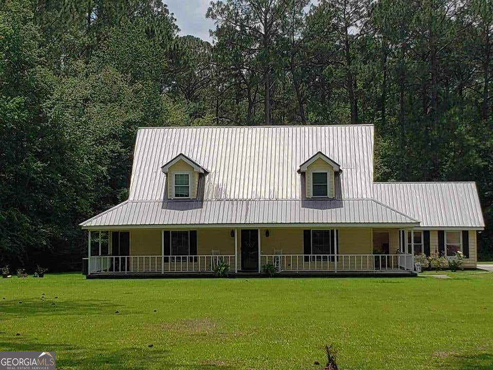 Photo of 210 Pineview Avenue, Baxley, GA 31513 (MLS # 10794696)