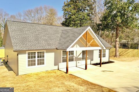 A home in Toccoa