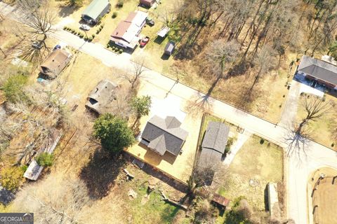 A home in Toccoa