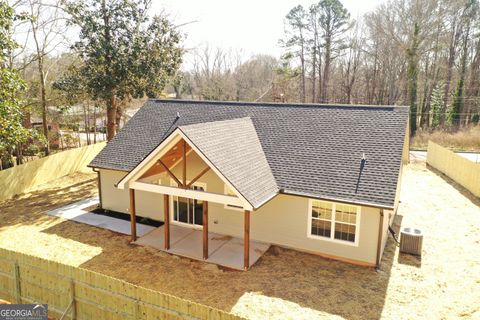 A home in Toccoa