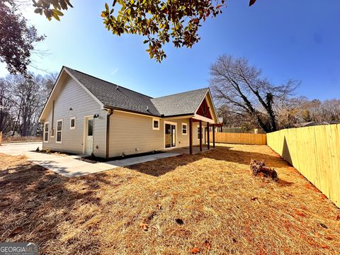 A home in Toccoa