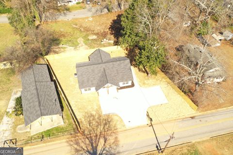 A home in Toccoa