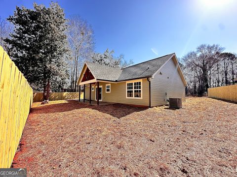 A home in Toccoa