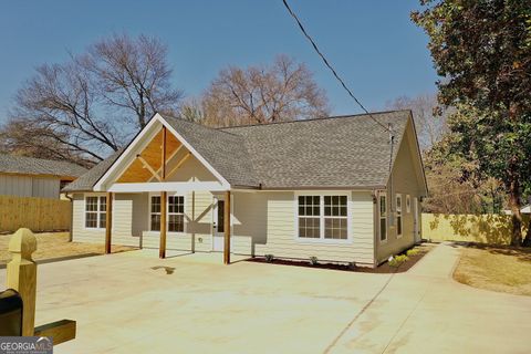 A home in Toccoa