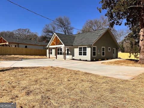 A home in Toccoa