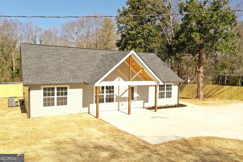 A home in Toccoa