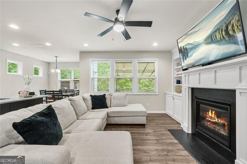 2091 Westside DR