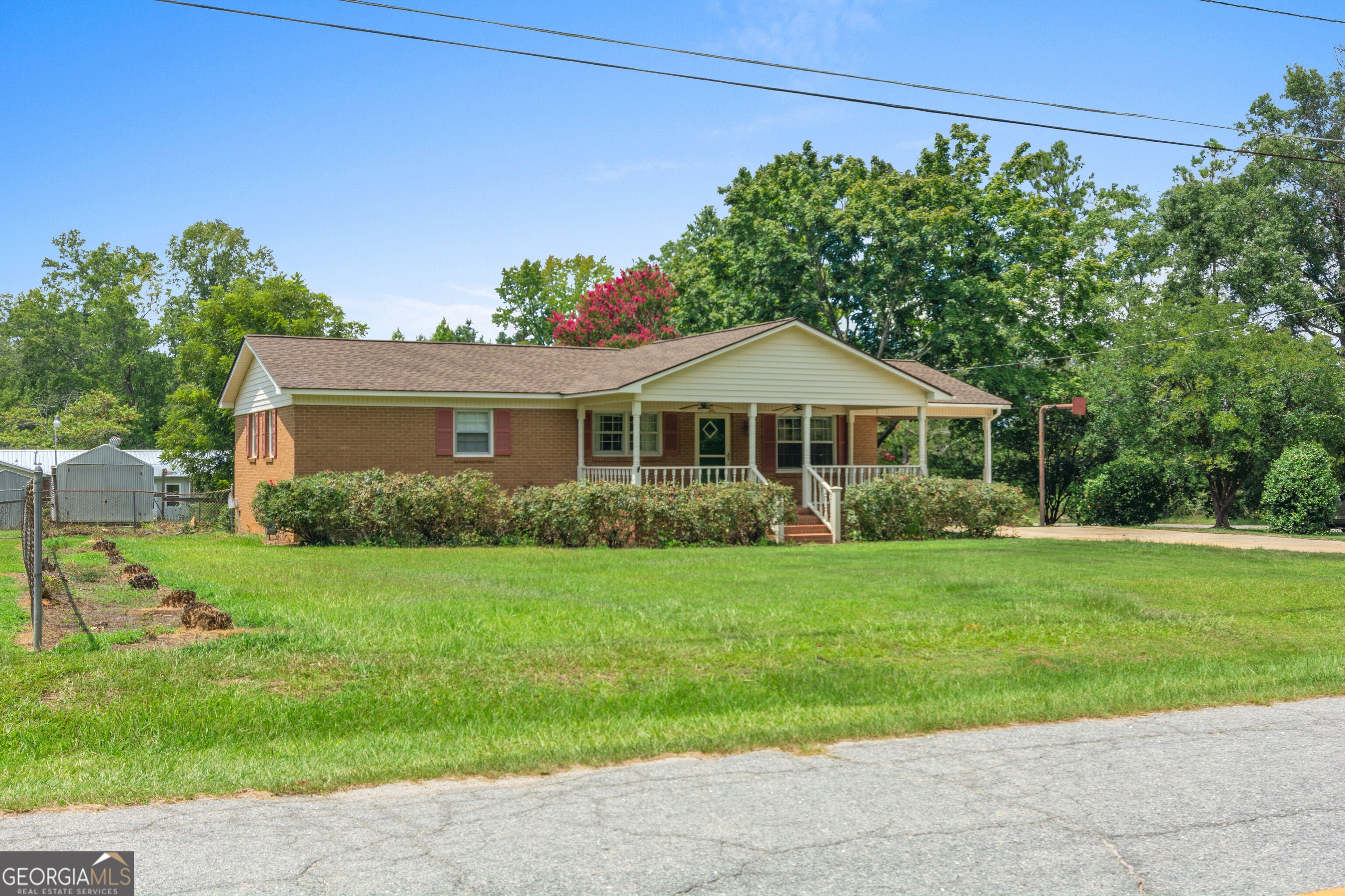 827 Betty ST