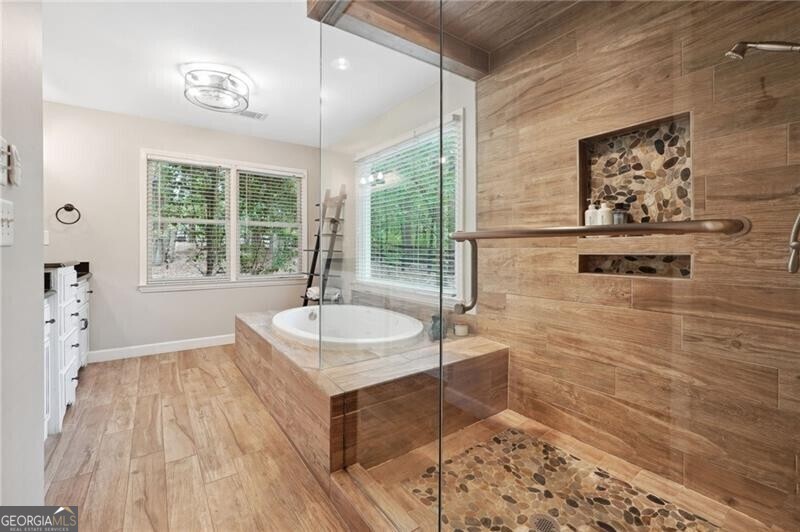 Canton, Georgia 30115, United States, 8 Bedrooms Bedrooms, ,6 BathroomsBathrooms,Residential,Active,69549