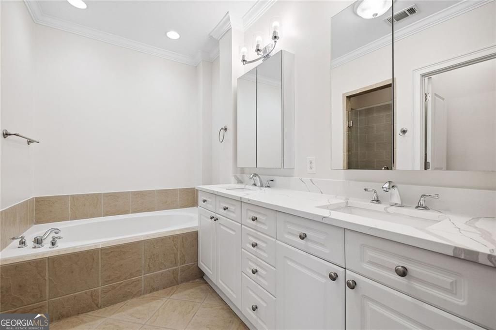 Chamblee, Georgia 30341, United States, 3 Bedrooms Bedrooms, ,4 BathroomsBathrooms,Residential,Active,160040