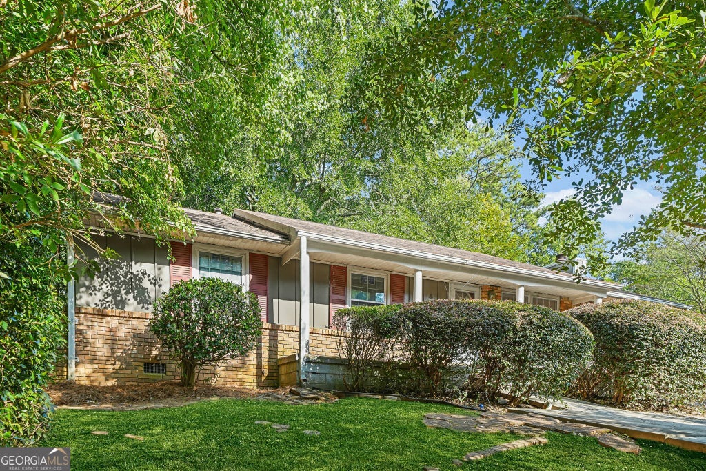 Photo of 2511 Spring Drive SE, Smyrna, GA 30080 (MLS # 10850965)