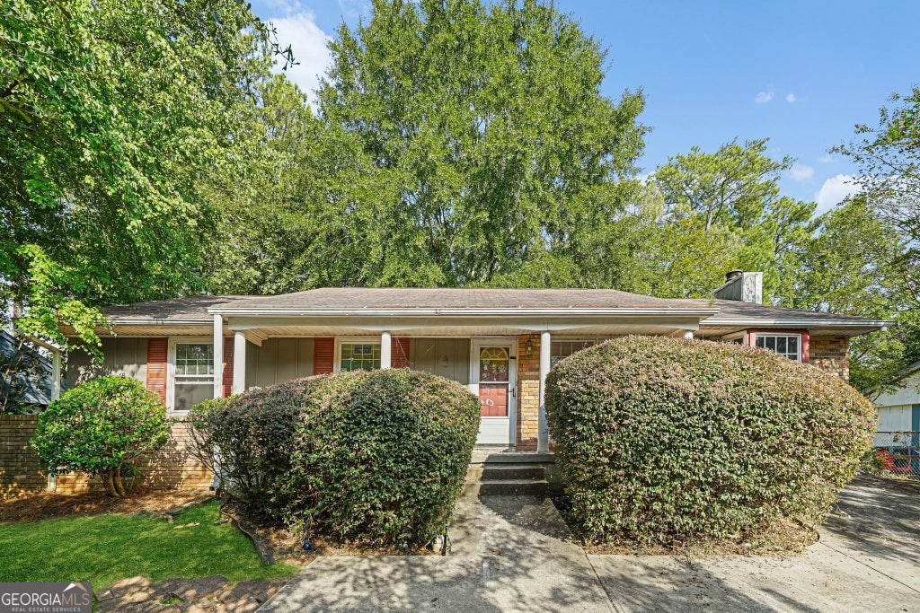 Photo of 2511 Spring Drive SE, Smyrna, GA 30080 (MLS # 10850965)