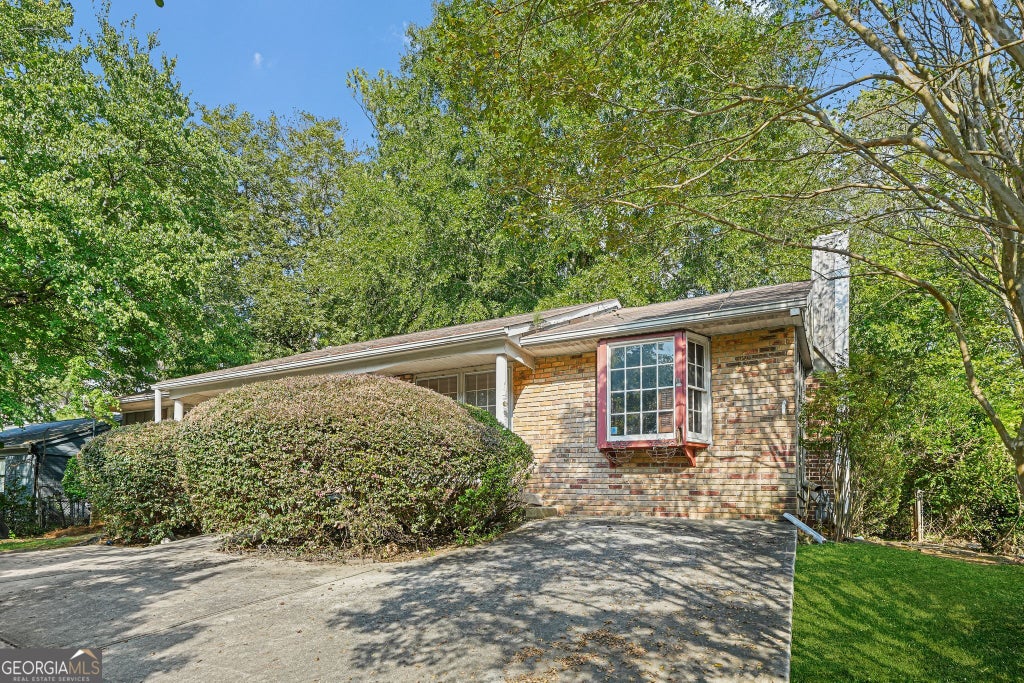 Photo of 2511 Spring Drive SE, Smyrna, GA 30080 (MLS # 10850965)