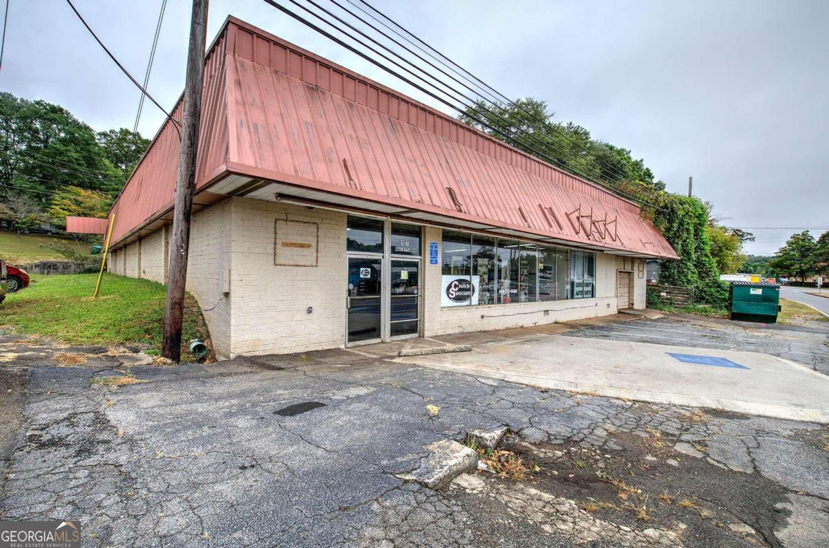1070 Marietta RD
