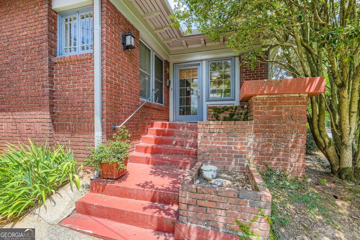 1297 N Morningside DR NE