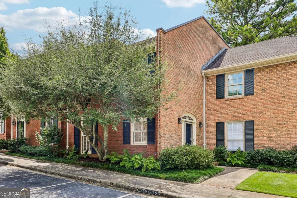11 Kings Walk NE