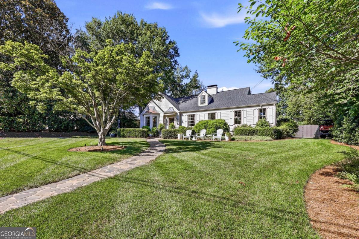 938 Cherokee RD