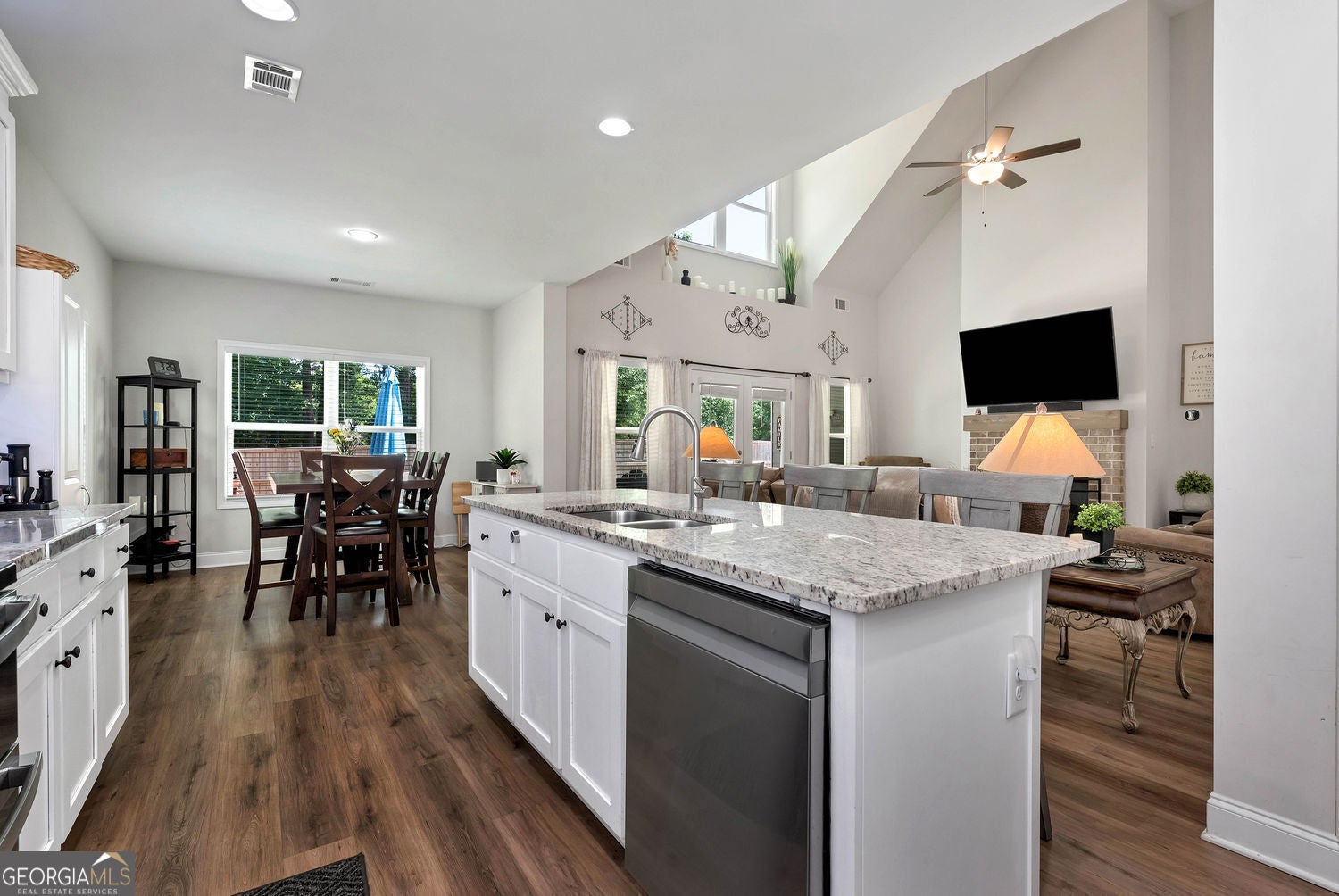 108 Richmond CIR