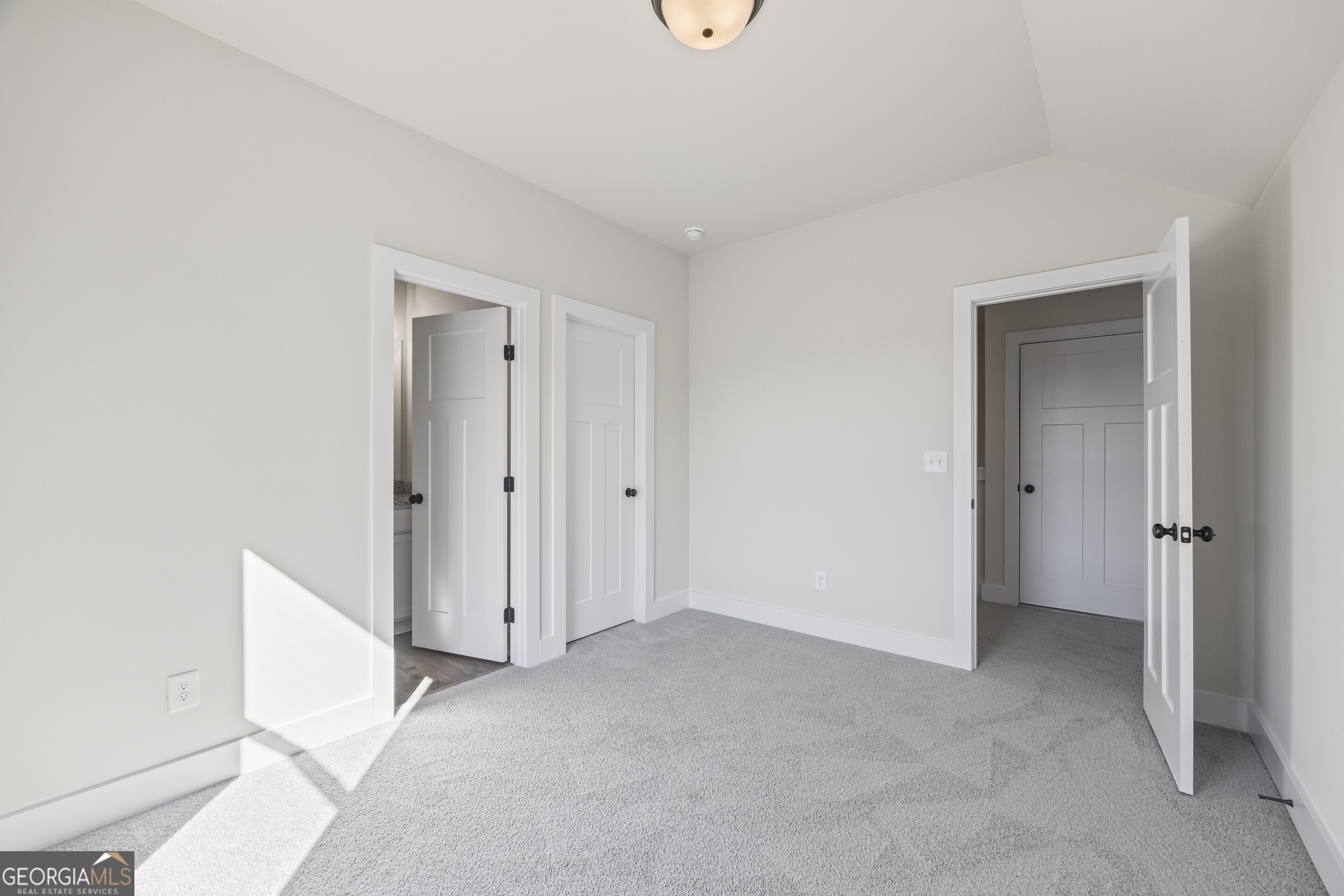 Hartwell, Georgia 30643, United States, 5 Bedrooms Bedrooms, ,4 BathroomsBathrooms,Residential,Active,163140