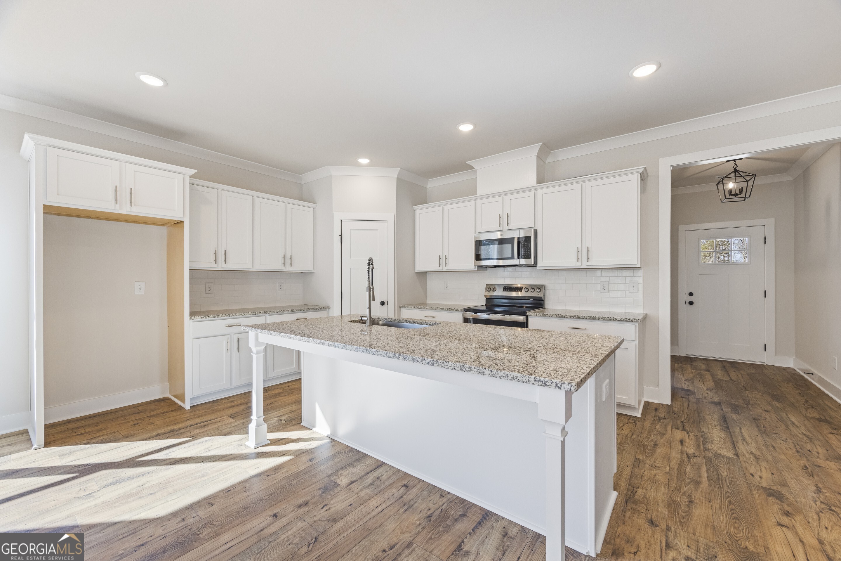 Hartwell, Georgia 30643, United States, 5 Bedrooms Bedrooms, ,4 BathroomsBathrooms,Residential,Active,163140